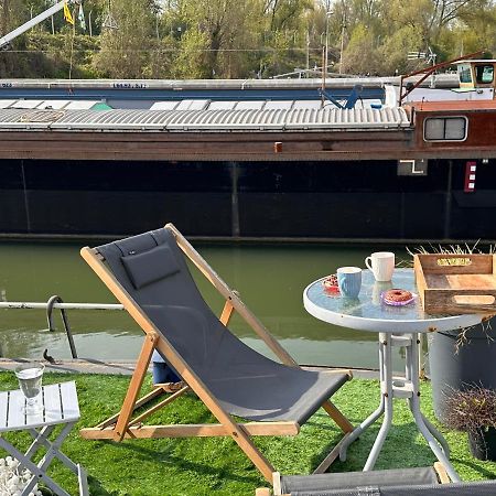 Peniche "Louise Michel" Sejournez Dans L'Appartement Du Capitaine, Offrez Vous Une Experience Inoubliable Au Fil De L'Eau Douai Bagian luar foto