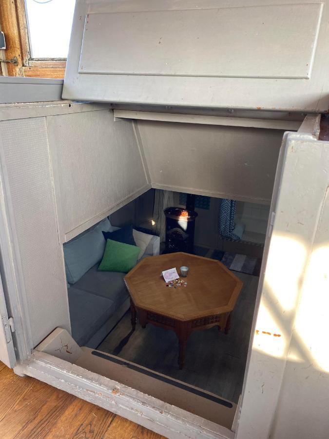 Peniche "Louise Michel" Sejournez Dans L'Appartement Du Capitaine, Offrez Vous Une Experience Inoubliable Au Fil De L'Eau Douai Bagian luar foto