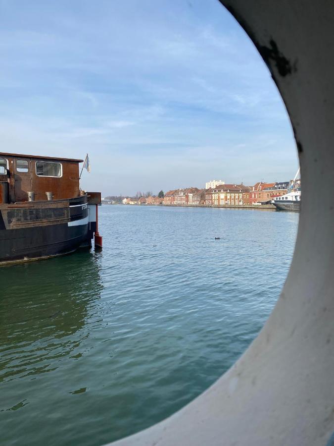 Peniche "Louise Michel" Sejournez Dans L'Appartement Du Capitaine, Offrez Vous Une Experience Inoubliable Au Fil De L'Eau Douai Bagian luar foto