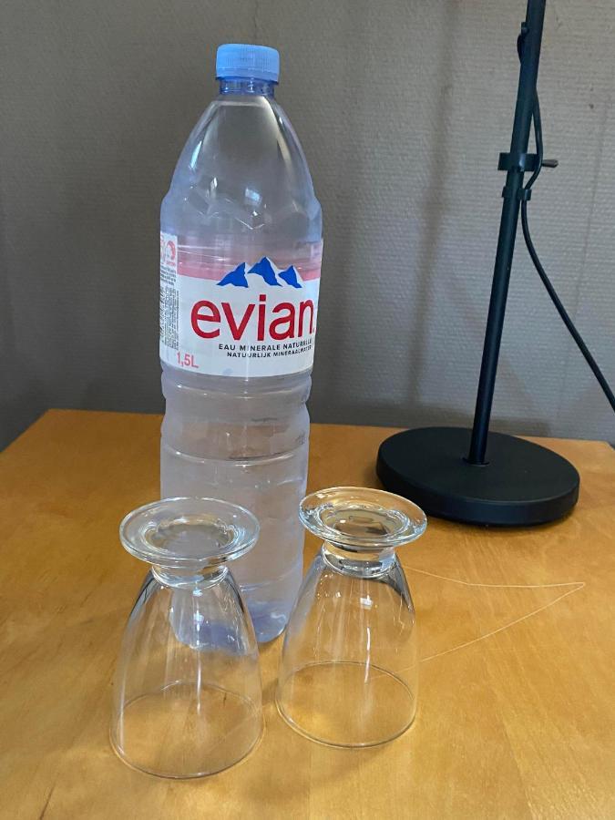 Peniche "Louise Michel" Sejournez Dans L'Appartement Du Capitaine, Offrez Vous Une Experience Inoubliable Au Fil De L'Eau Douai Bagian luar foto