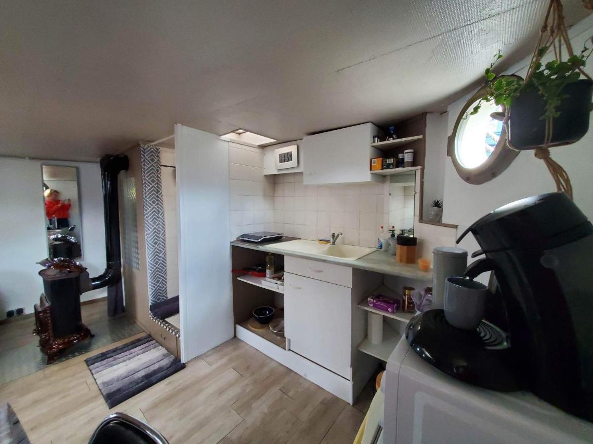 Peniche "Louise Michel" Sejournez Dans L'Appartement Du Capitaine, Offrez Vous Une Experience Inoubliable Au Fil De L'Eau Douai Bagian luar foto