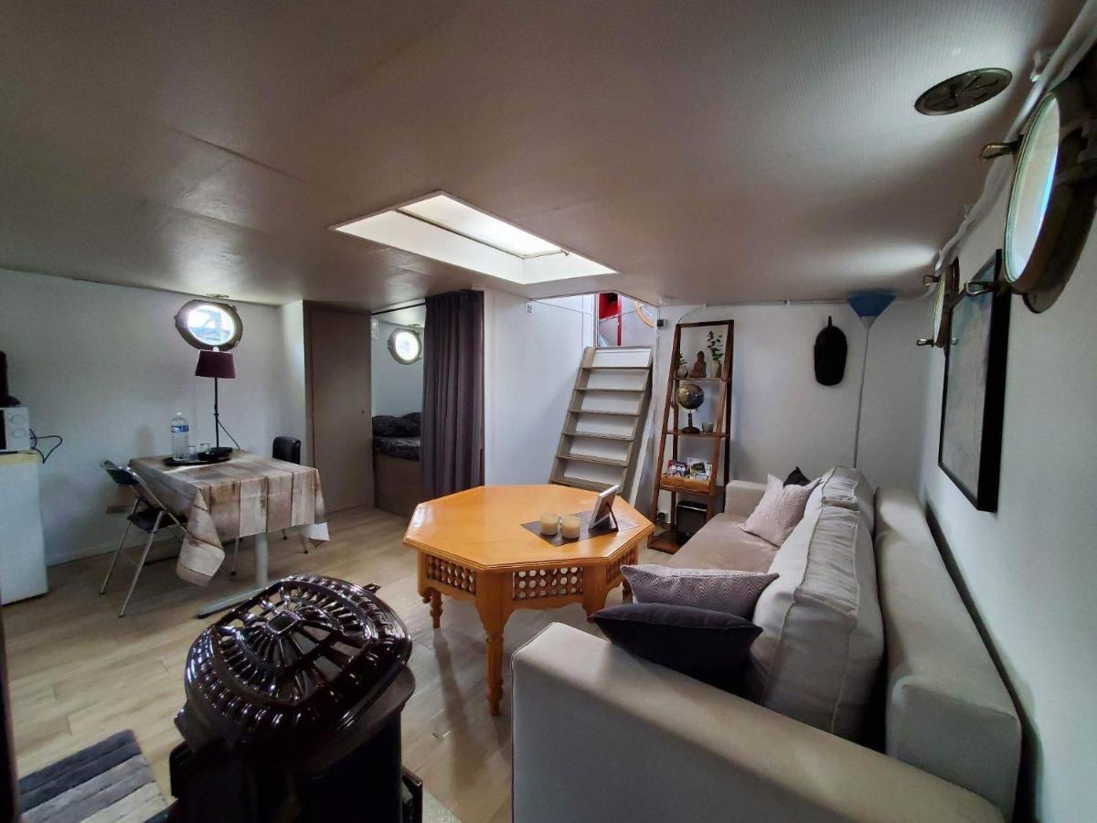 Peniche "Louise Michel" Sejournez Dans L'Appartement Du Capitaine, Offrez Vous Une Experience Inoubliable Au Fil De L'Eau Douai Bagian luar foto
