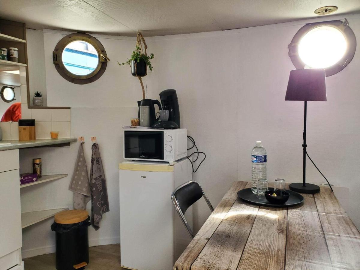 Peniche "Louise Michel" Sejournez Dans L'Appartement Du Capitaine, Offrez Vous Une Experience Inoubliable Au Fil De L'Eau Douai Bagian luar foto