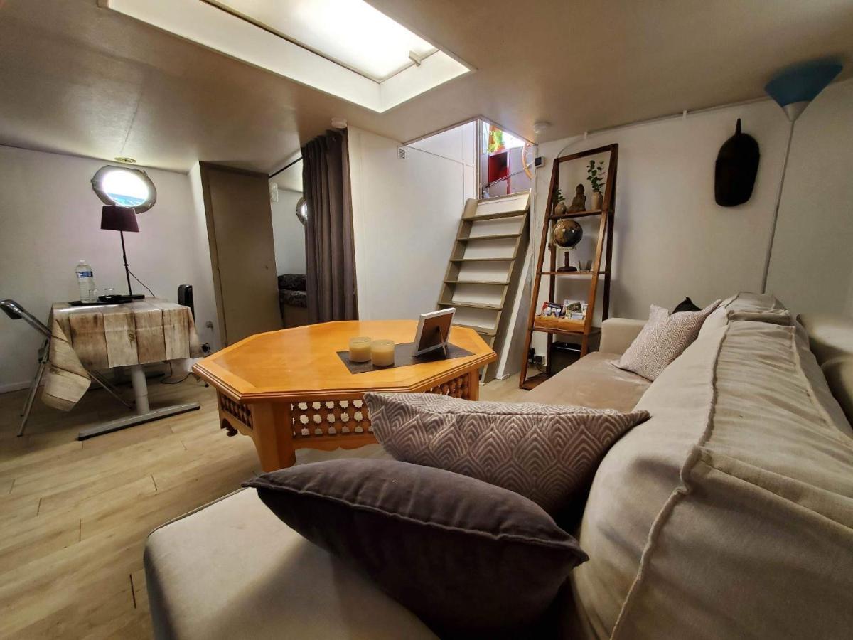Peniche "Louise Michel" Sejournez Dans L'Appartement Du Capitaine, Offrez Vous Une Experience Inoubliable Au Fil De L'Eau Douai Bagian luar foto