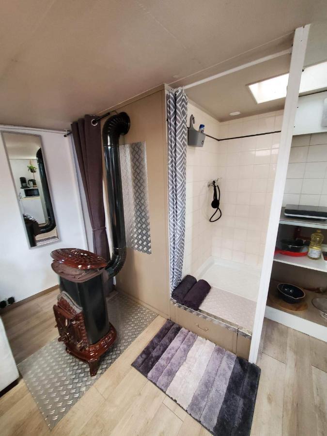 Peniche "Louise Michel" Sejournez Dans L'Appartement Du Capitaine, Offrez Vous Une Experience Inoubliable Au Fil De L'Eau Douai Bagian luar foto