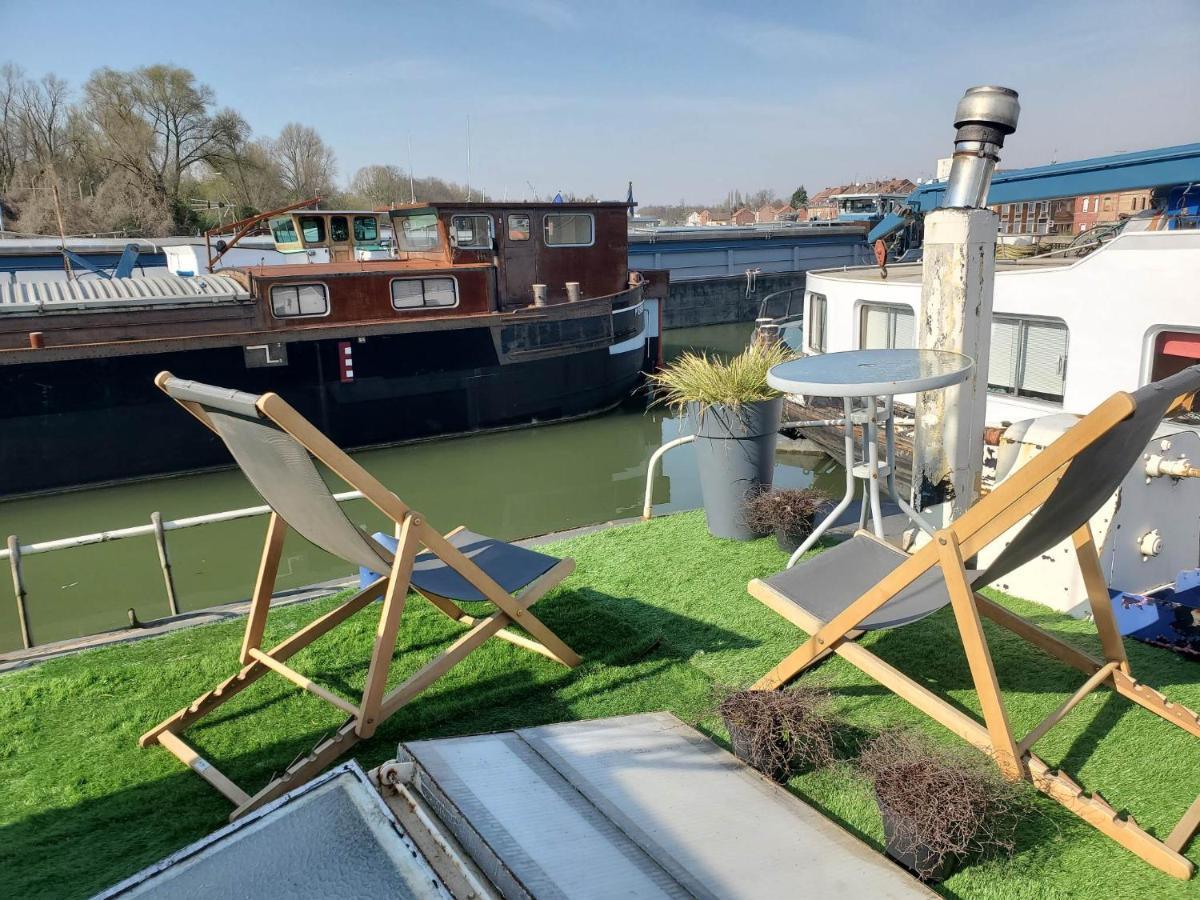 Peniche "Louise Michel" Sejournez Dans L'Appartement Du Capitaine, Offrez Vous Une Experience Inoubliable Au Fil De L'Eau Douai Bagian luar foto