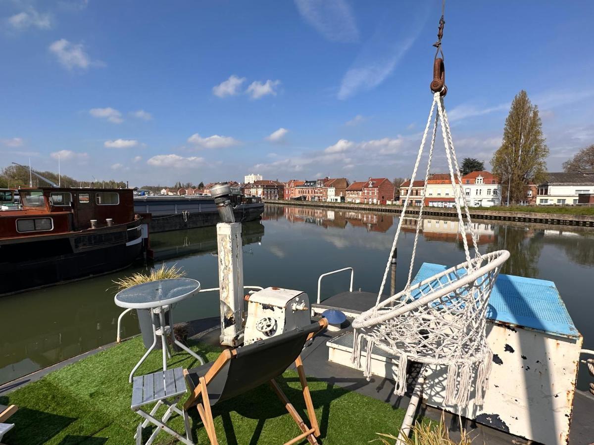 Peniche "Louise Michel" Sejournez Dans L'Appartement Du Capitaine, Offrez Vous Une Experience Inoubliable Au Fil De L'Eau Douai Bagian luar foto